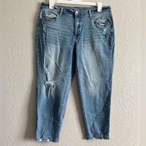 Distressed No Boundaries Mid-Rise Jeans